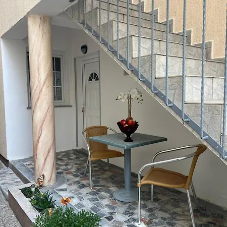 Ana Apartman